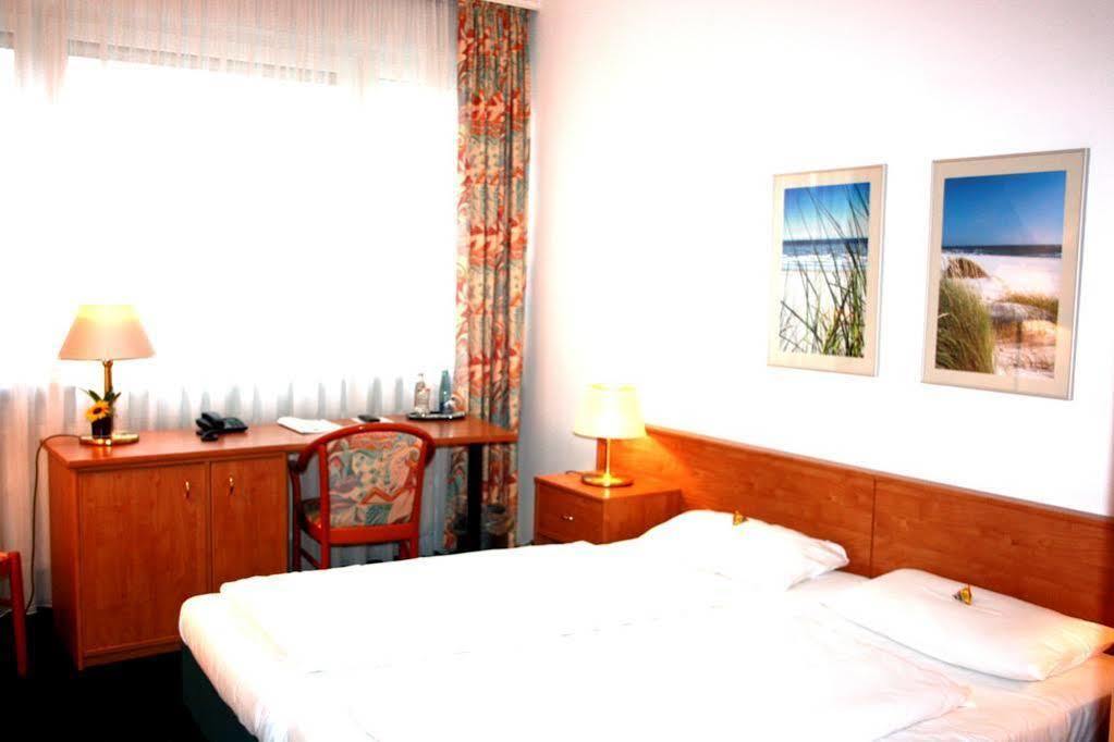 Hotel Am Markt Карлсруе Екстер'єр фото